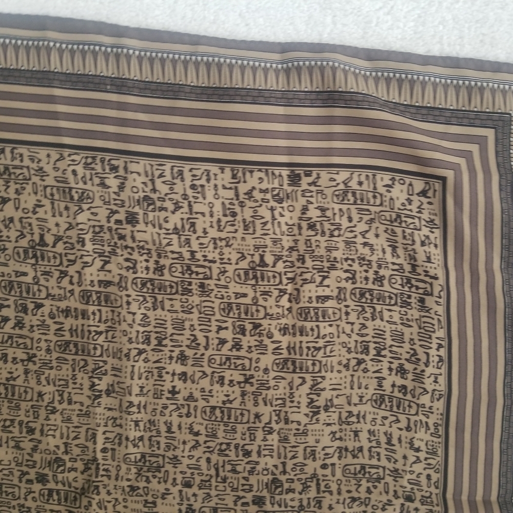 Vintage MCM Ancient Egyptian Hieroglyphs Tan/Black Square Scarf 24" Square - Picture 5 of 11
